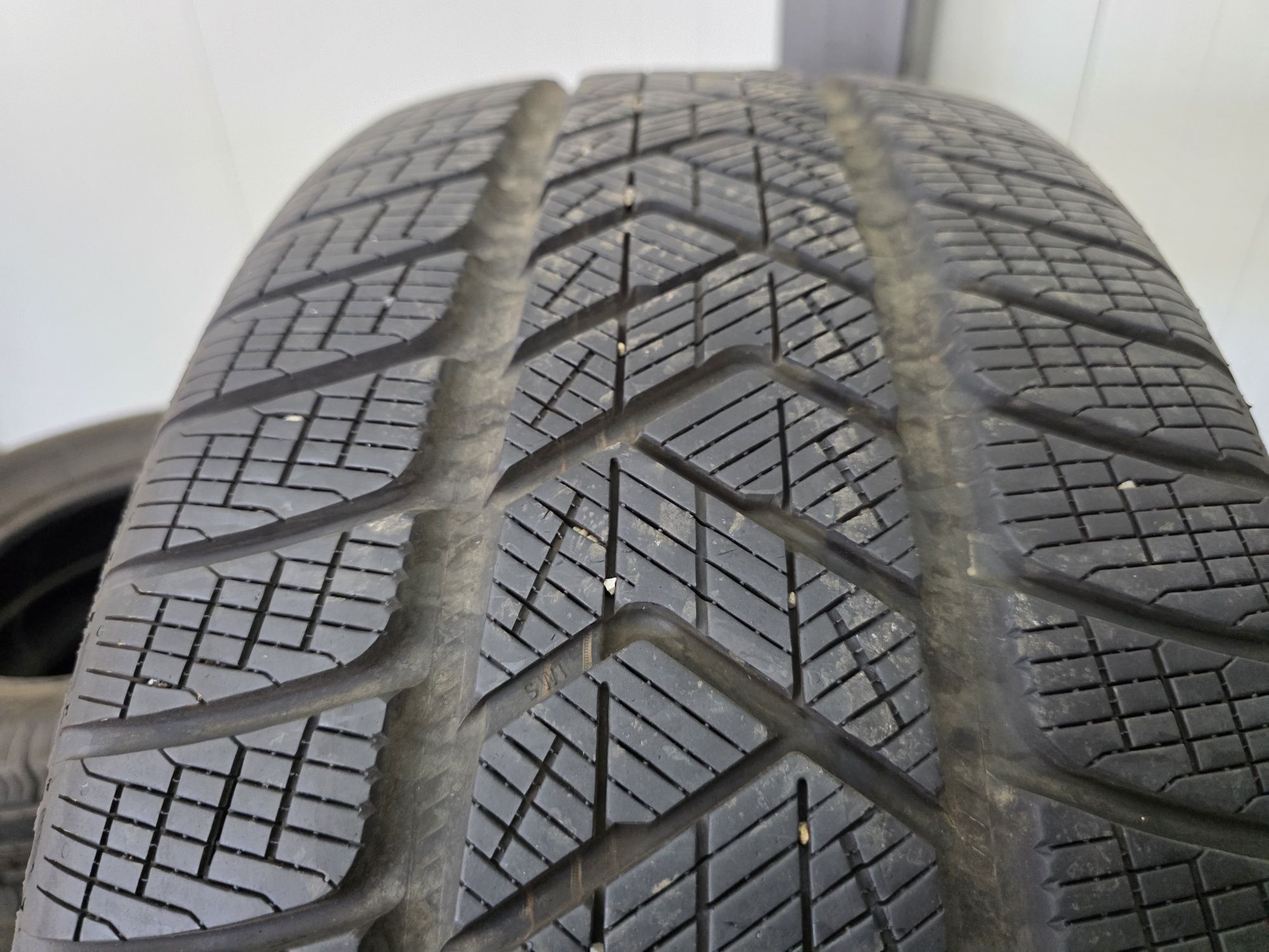 1бр Зимна гума 255 50 19 - Pirelli