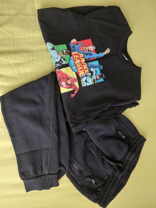 Запазени дрехи за момче. Размерите са 134-140