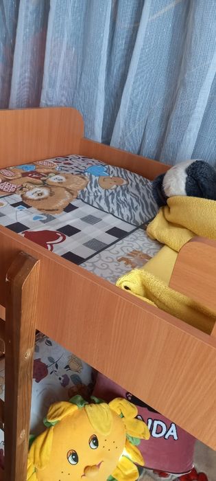 Продам детскую двухъярусную кровать