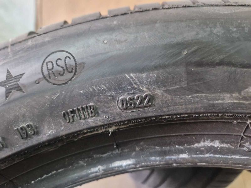 2 Pirelli R19 245/50
летни гуми Runflat 
DOT0622