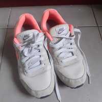 Vand adidasi Nike originali, marime 36,5 pret 80 lei