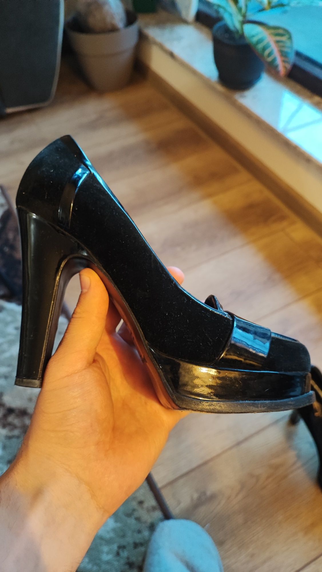 Дамски обувки Yves Saint Laurent 37.5