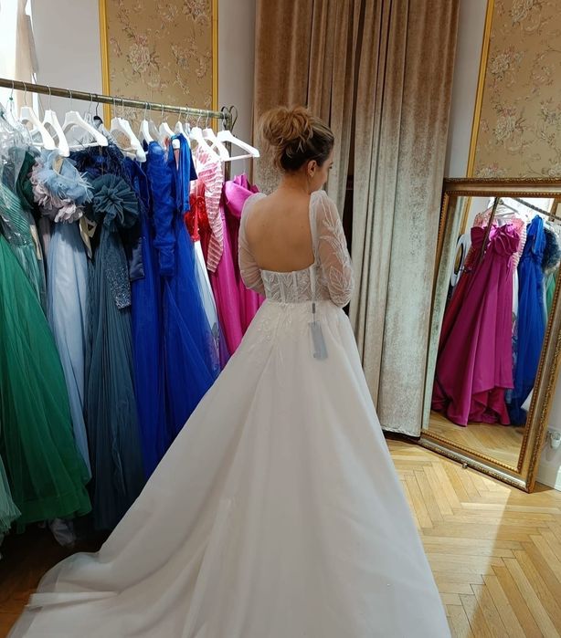 Rochie mireasa model Yolanda, marca Monreal