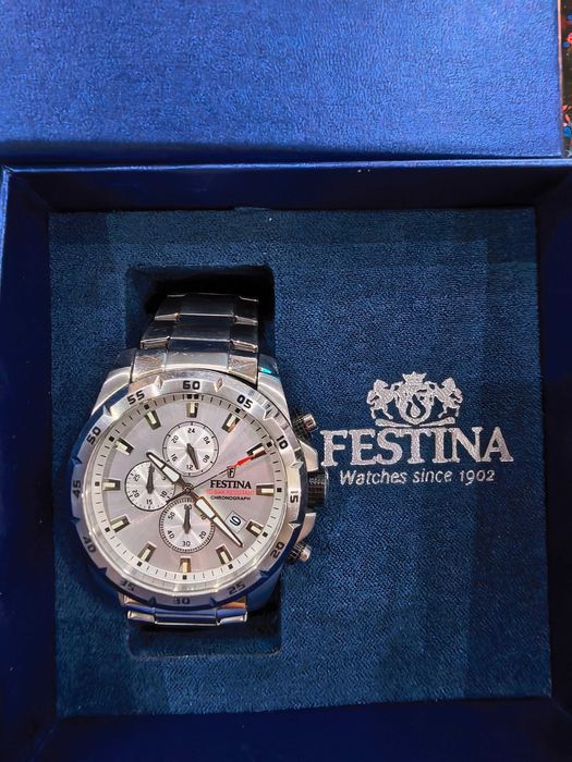 Часовник Festina