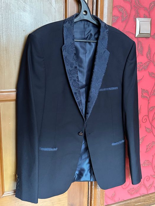 Классический мужской пиджак.