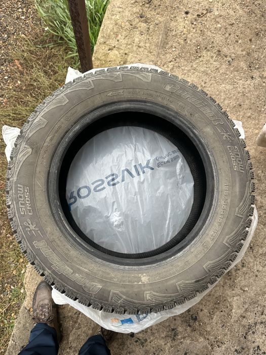 Продам зимнею шипованную резину на 15