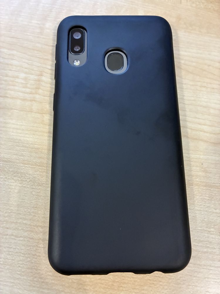 Телефон Samsung Galaxy A20e