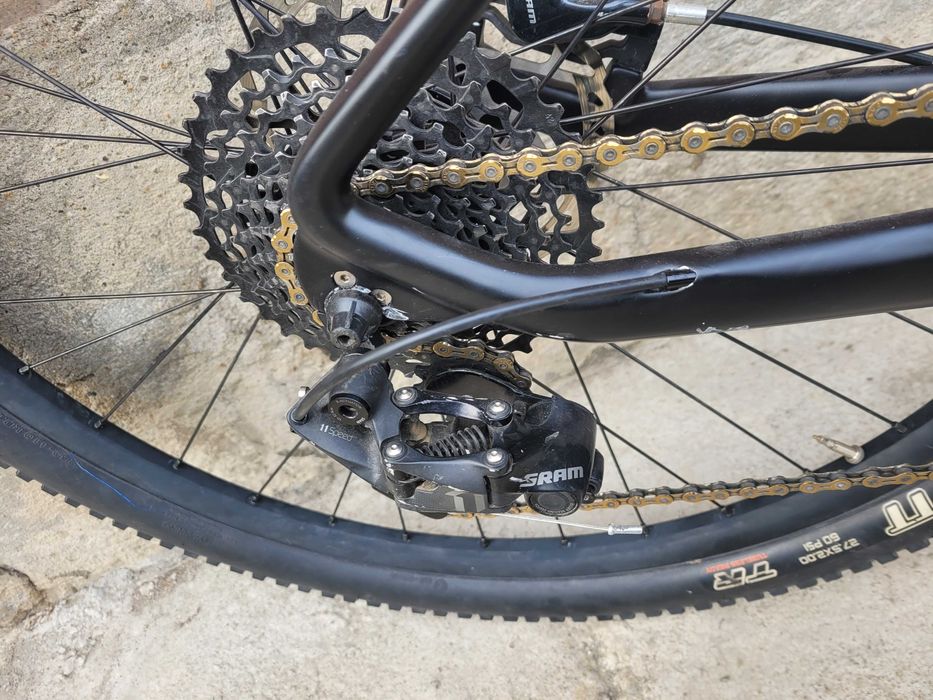 Bicicleta cube carbon 27.5 S