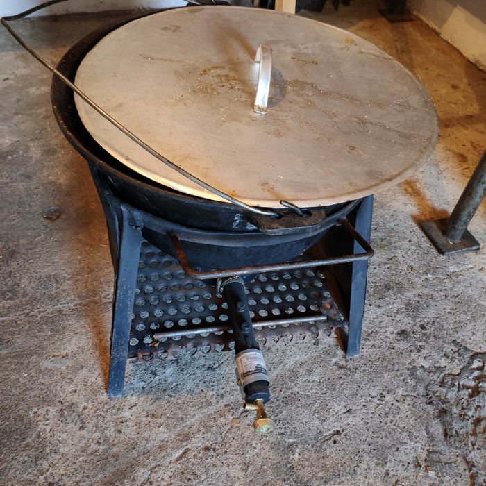 Vând ceaun fonta 22 litri