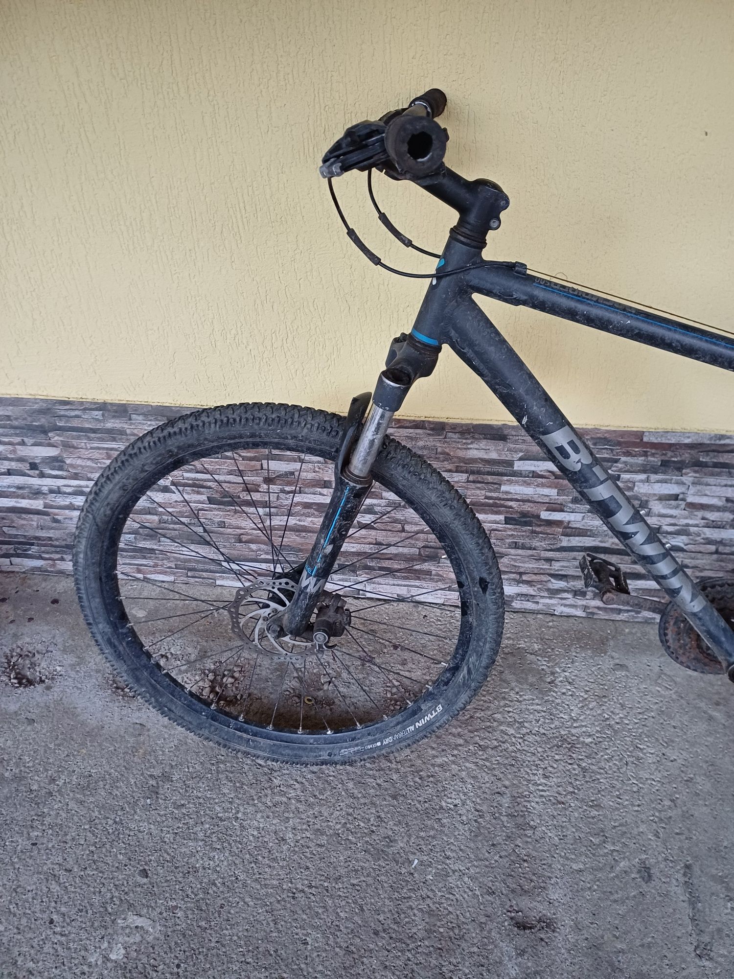 Vând Bicicleta Btwin rockrider 520