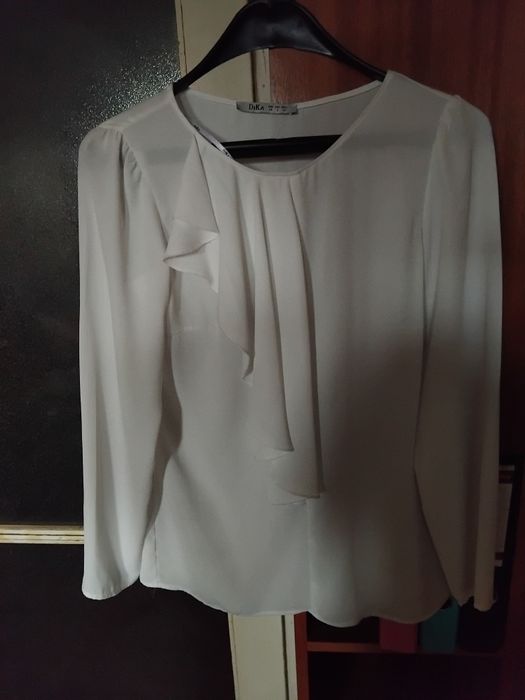 Елегантна официална блуза с жабо