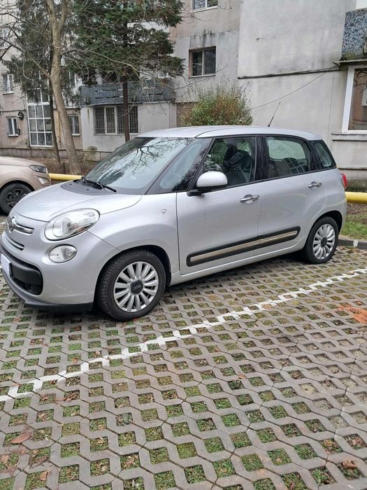 Vând mașina FIAT