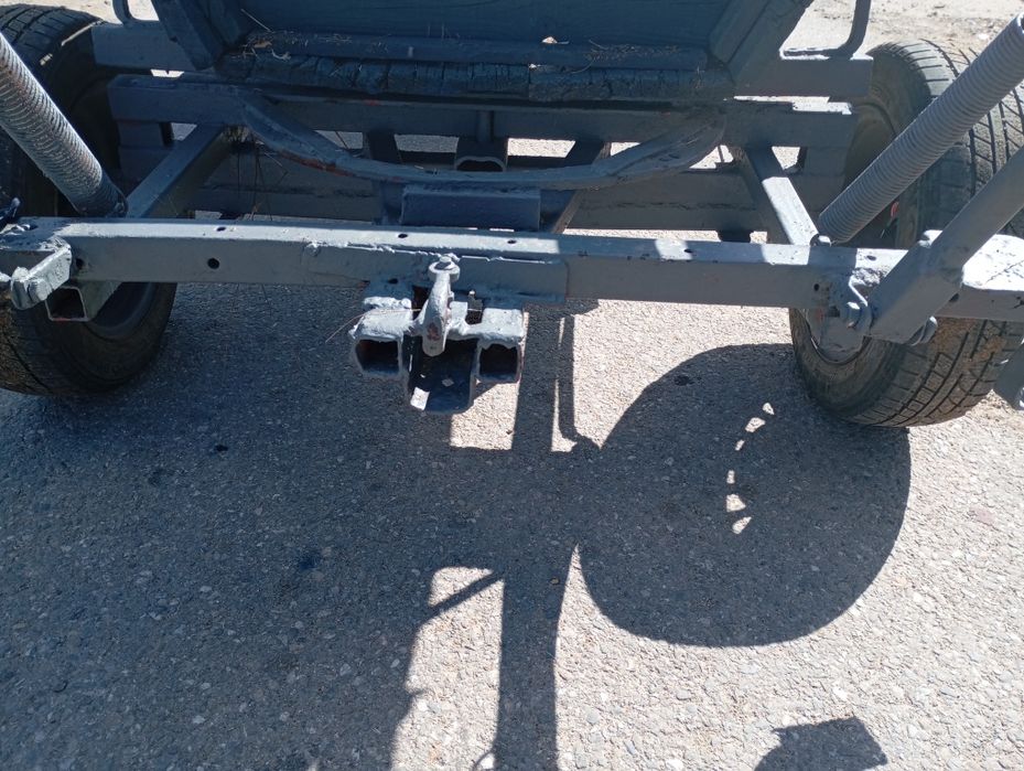 Vând căruță 2 cai