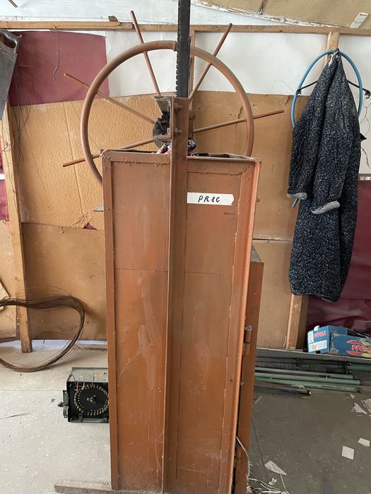 Продается Пресс для бумаг