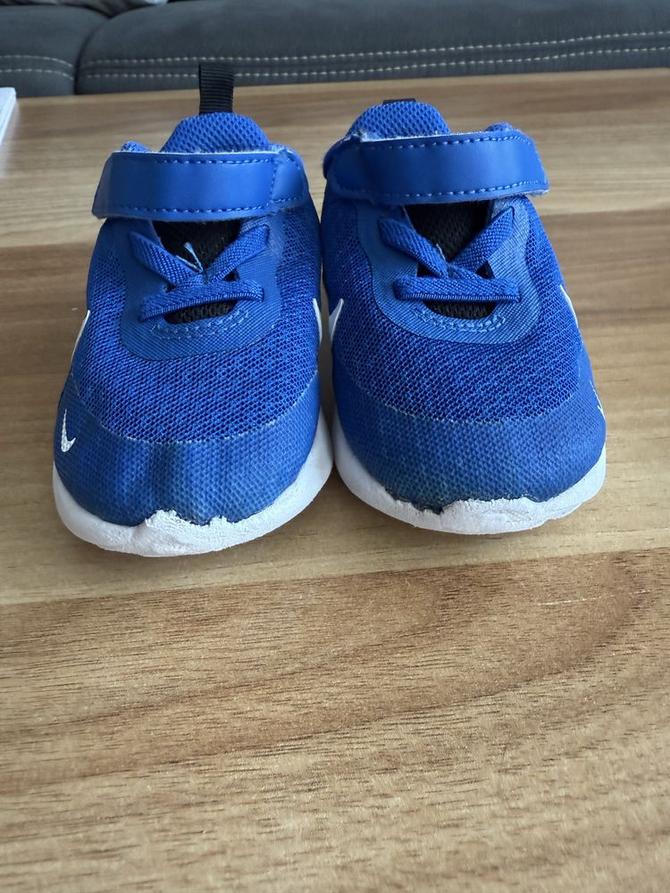 Бебешки маратонки Nike Revolution 7