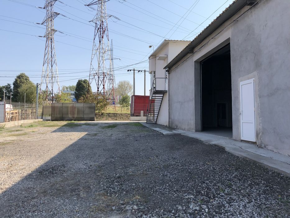 Hala de Inchiriat/ de vanzare