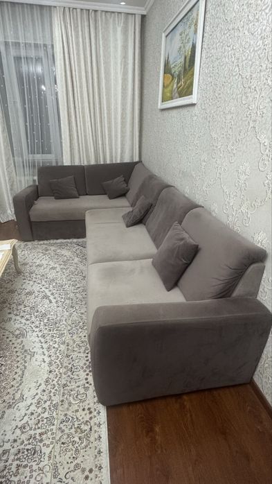 угловой диван , раскладываеться,