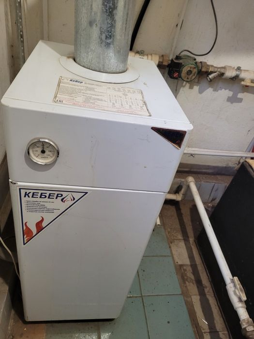 Продам котёл отопления газовый