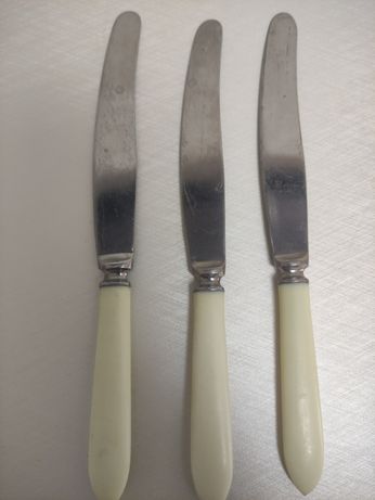 Ножи сервировочные с костяной ручной.
