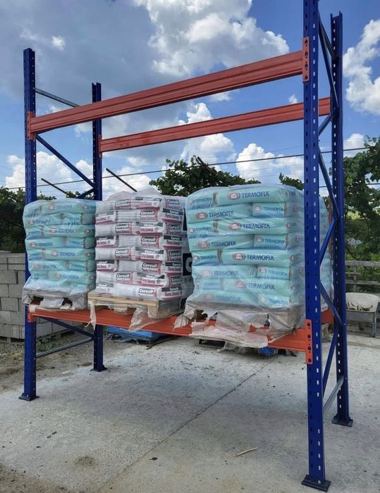 Rafturi metalice pentru depozitare