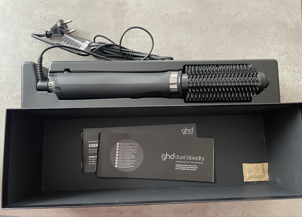 Uscator de păr cu perie rotundà GHD Duet Blowdry, negru