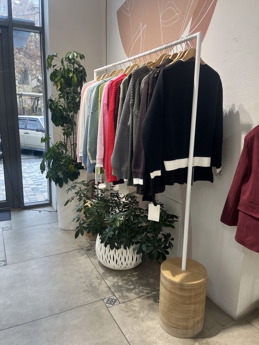 Торговое оборудование и мебель