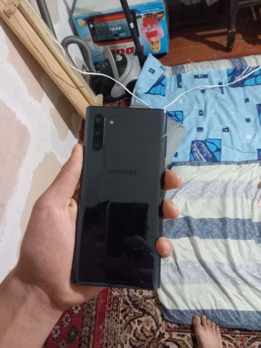 Galaxy note 10 5g сотилади нархи 1 400 екран синган