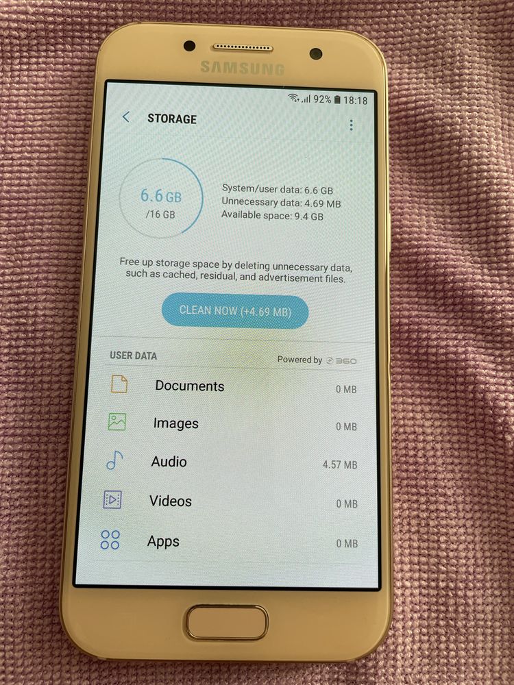 Samsung Galaxy A3 (2017) roz stare impecabila