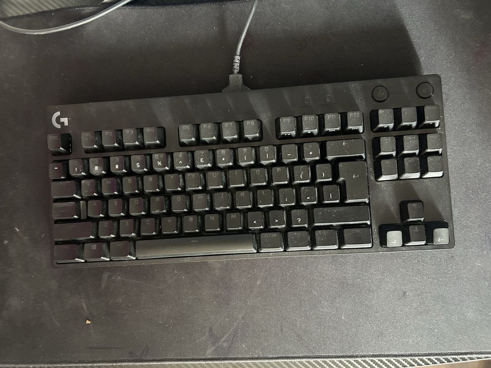 Logitech g pro gaming keyboard