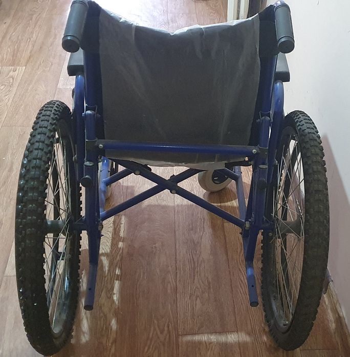Продаётся инвалидная коляска. Практически новая.
