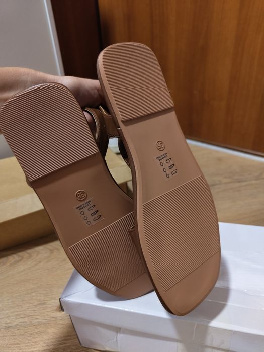 Нови сандали about you