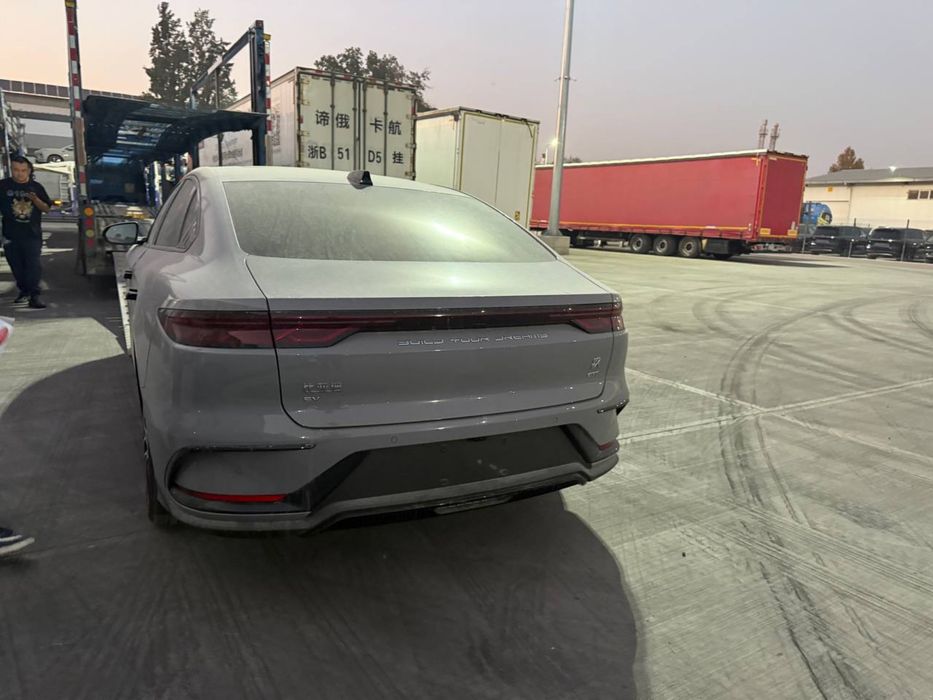 BYD Han 2025 года 701km smart