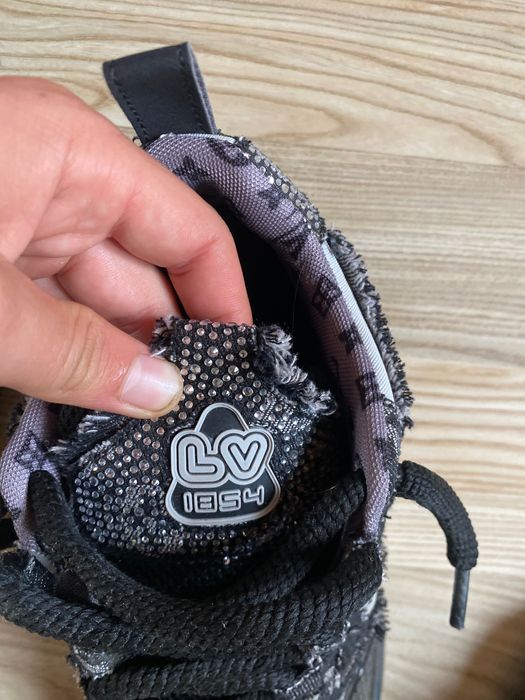 vand lv skate purtati de cateva ori