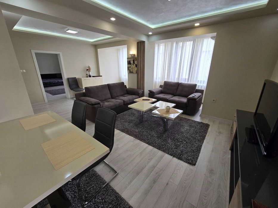 Дава се под наем Тристаен апартамент в Стара Загора, Център - 120 кв.м за 535.5 € - Снимка #3