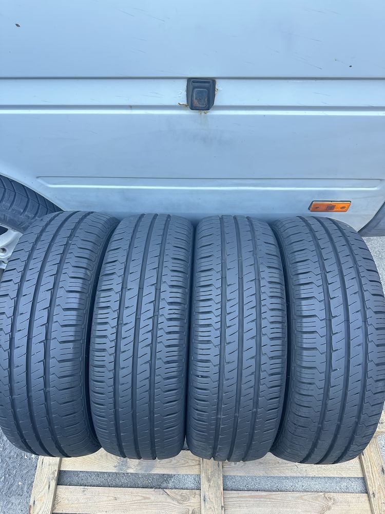 225/65/16с за бус Hankook dot22