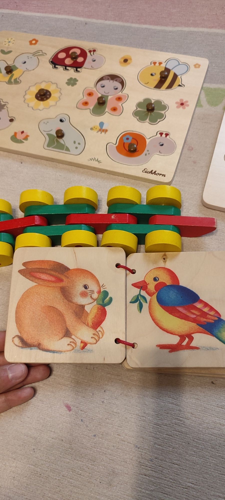 Дървени играчки за малко дете