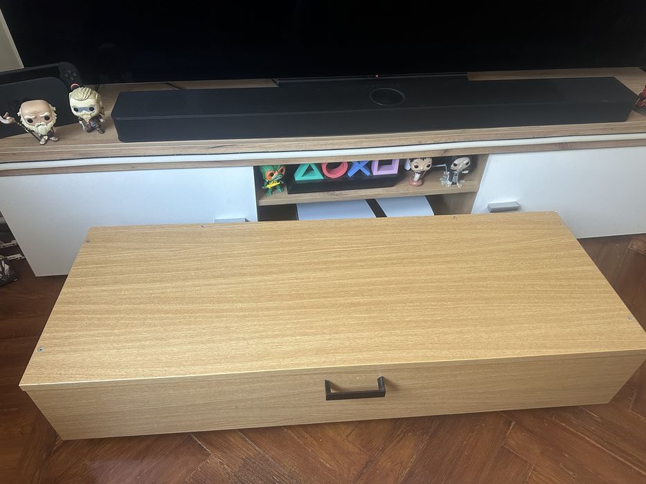 Comoda tv ….pe role!