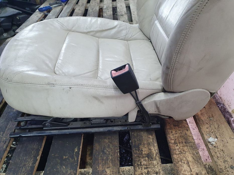 Scaun pasager dreapta fata 1k4881106kk 83115690300 Skoda Octavia 2 [2