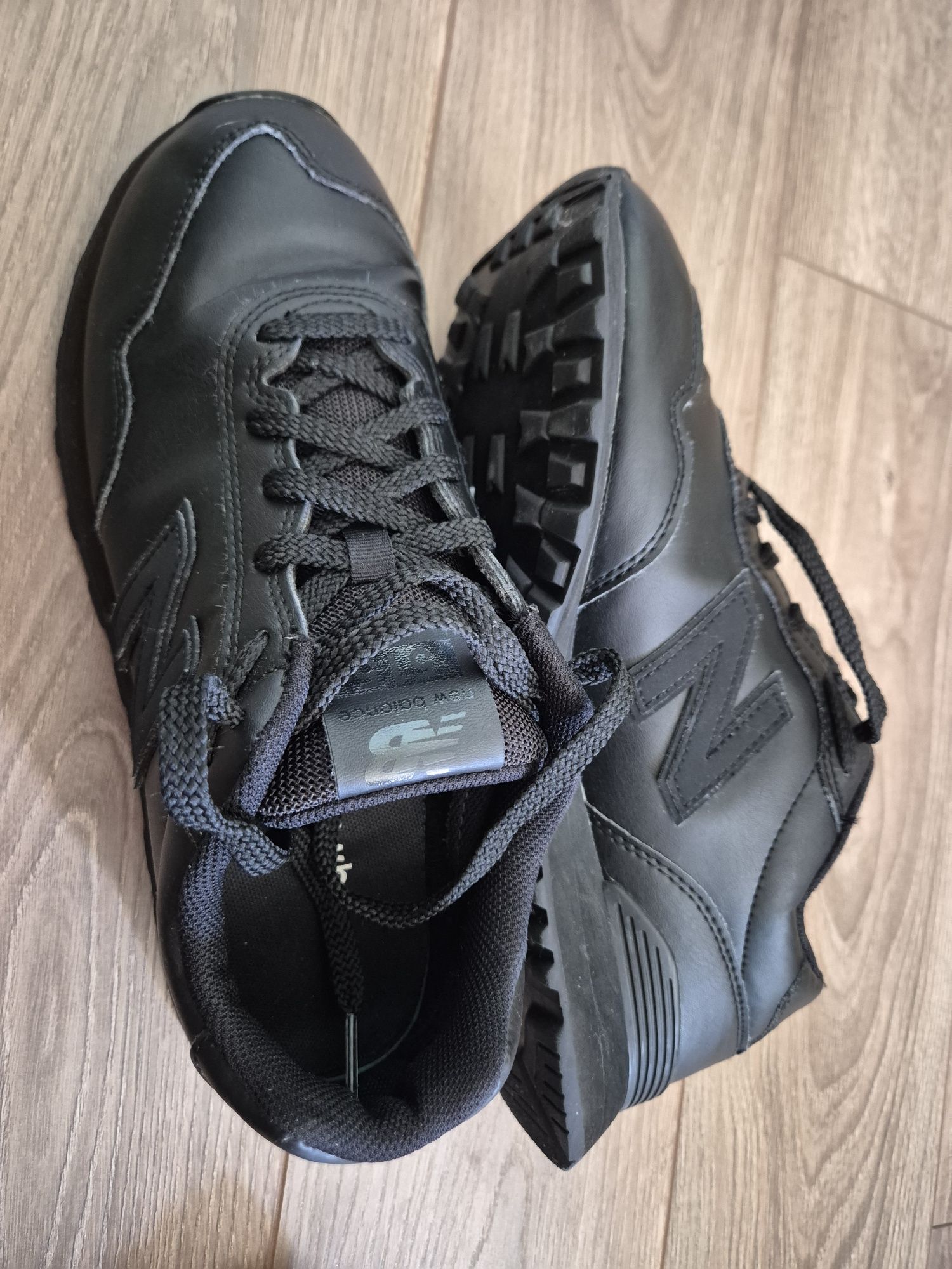 Маратонки New Balance 515, черни