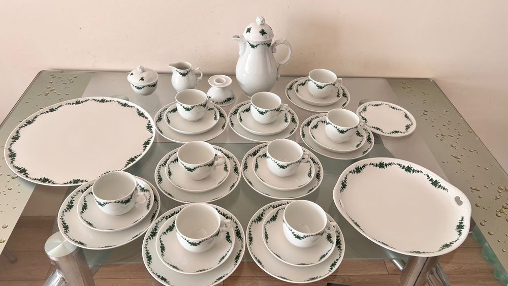 Alt Fürstenberg “Schlossgarten – Grüne Ranke” – кафе сервиз за 9 души