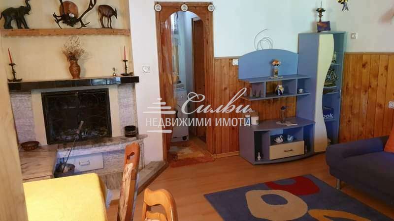 Двуетажна ОБЗАВЕДЕНА къща с двор - с. Драгоево