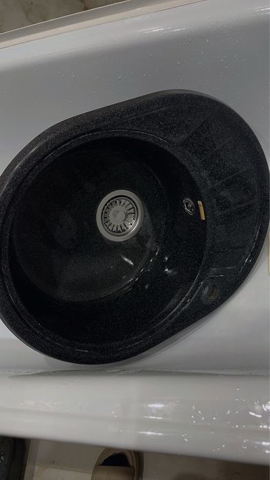 Продаю кухонную мойку, Цвет: черный, камень (искусственный гранит)