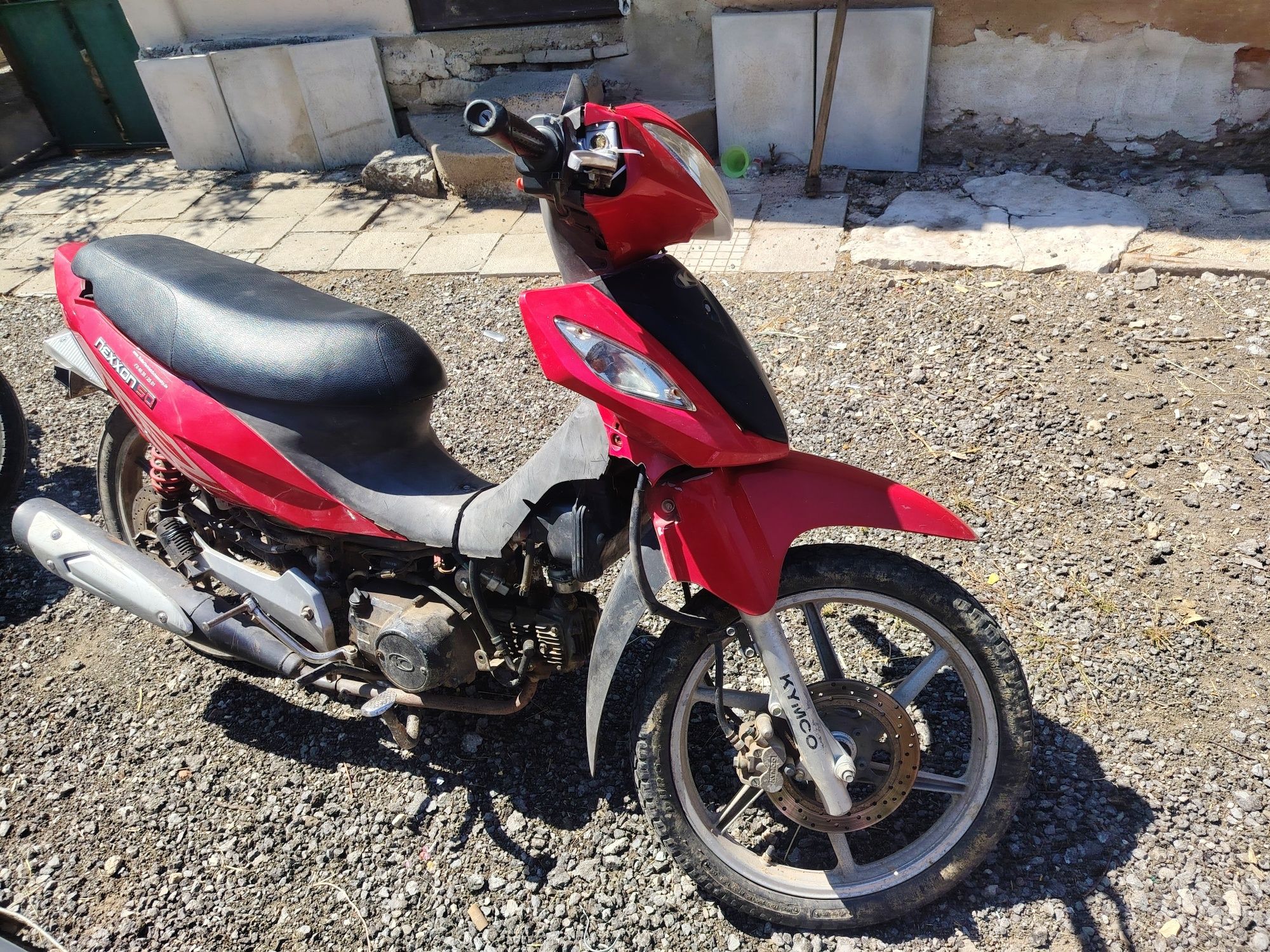 Продавам kymco nexxon 50