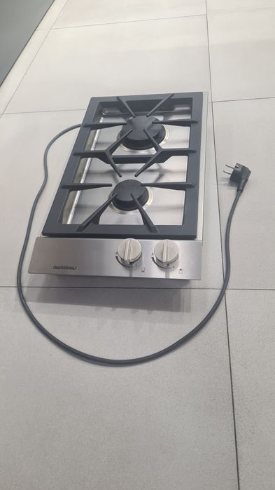 Газовая поверхность на 2 конфорки от брэнда Gaggenau.