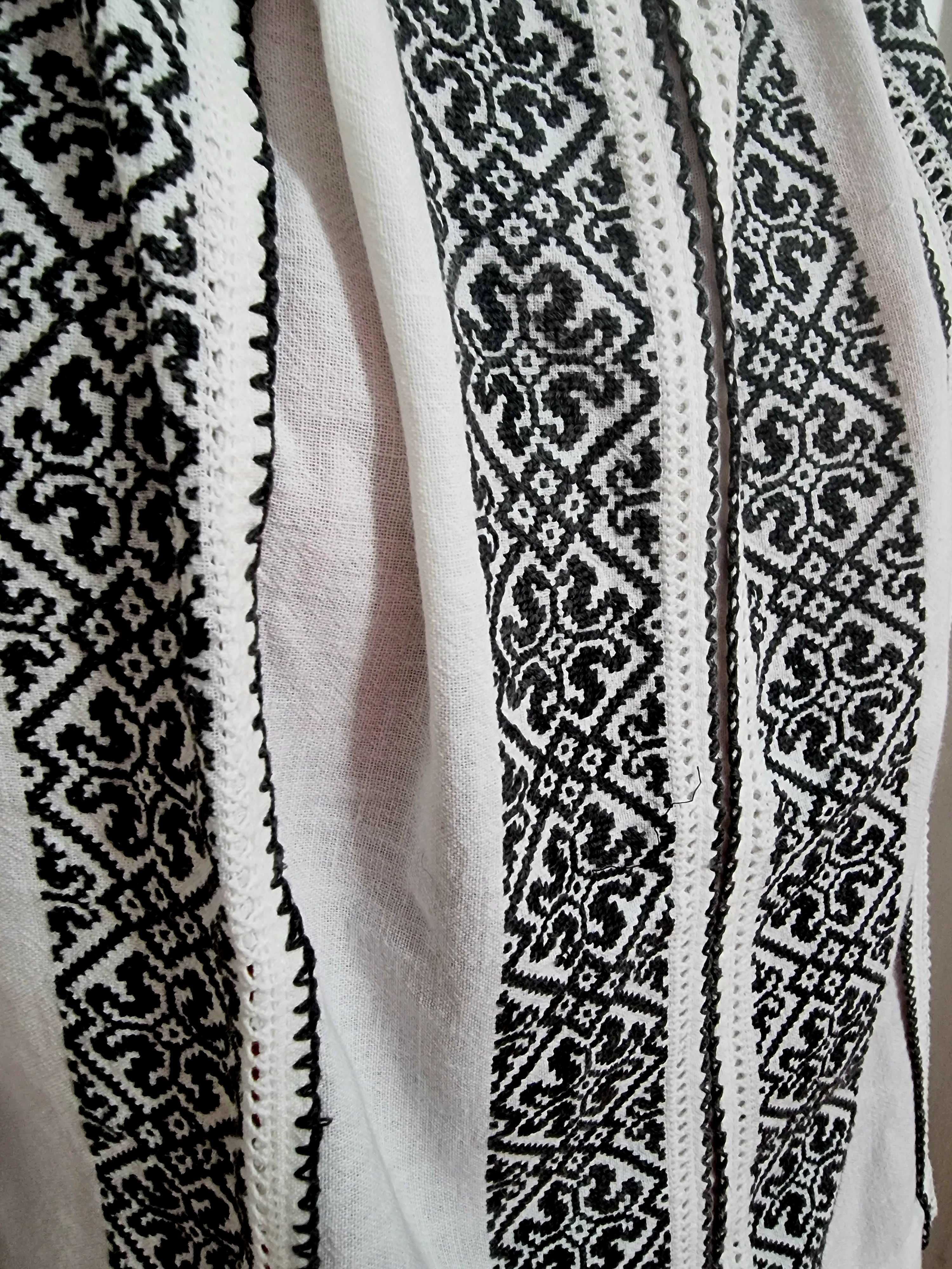 Costum popular Banat - Disponibilă doar cămașa
