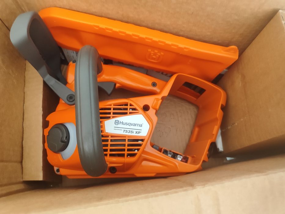 Vand Drujba nouă Husqvarna T 535i  XP cu Acumulator