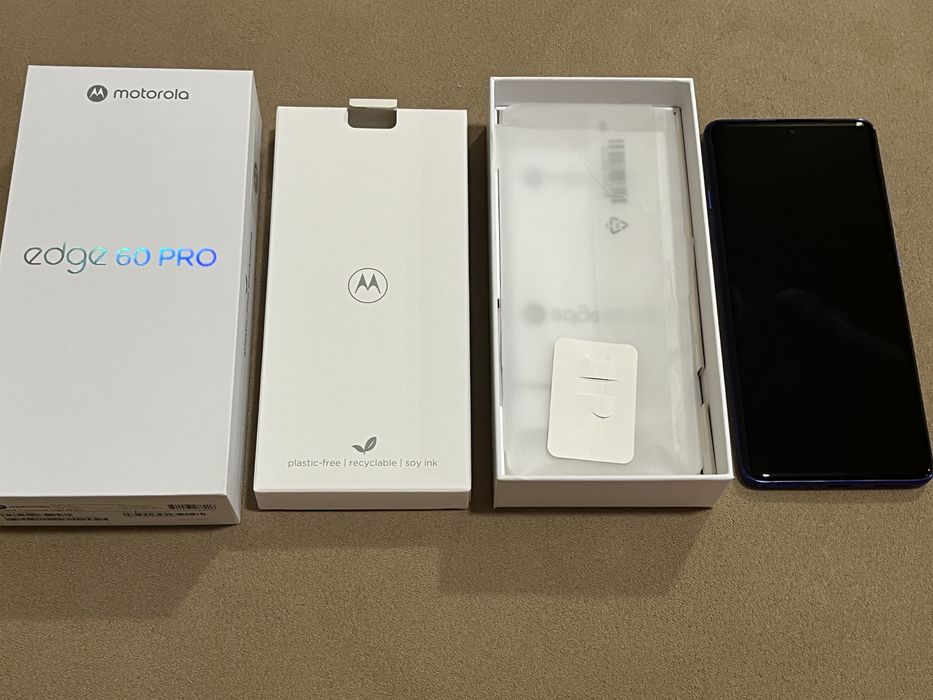 Motorola Edge 60 Pro 12 GB/512 GB в гаранция