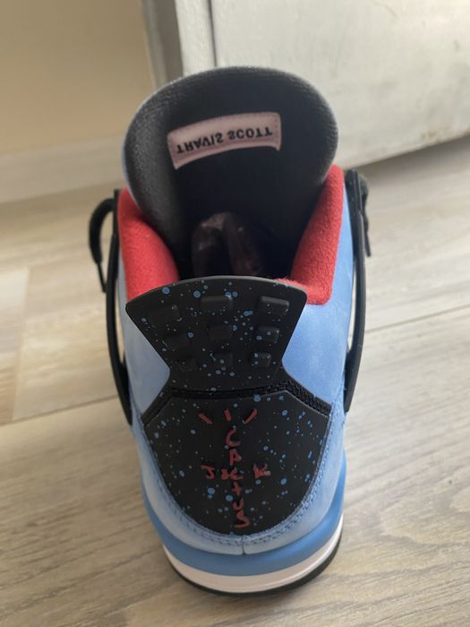 Jordan 4 Travis Scott