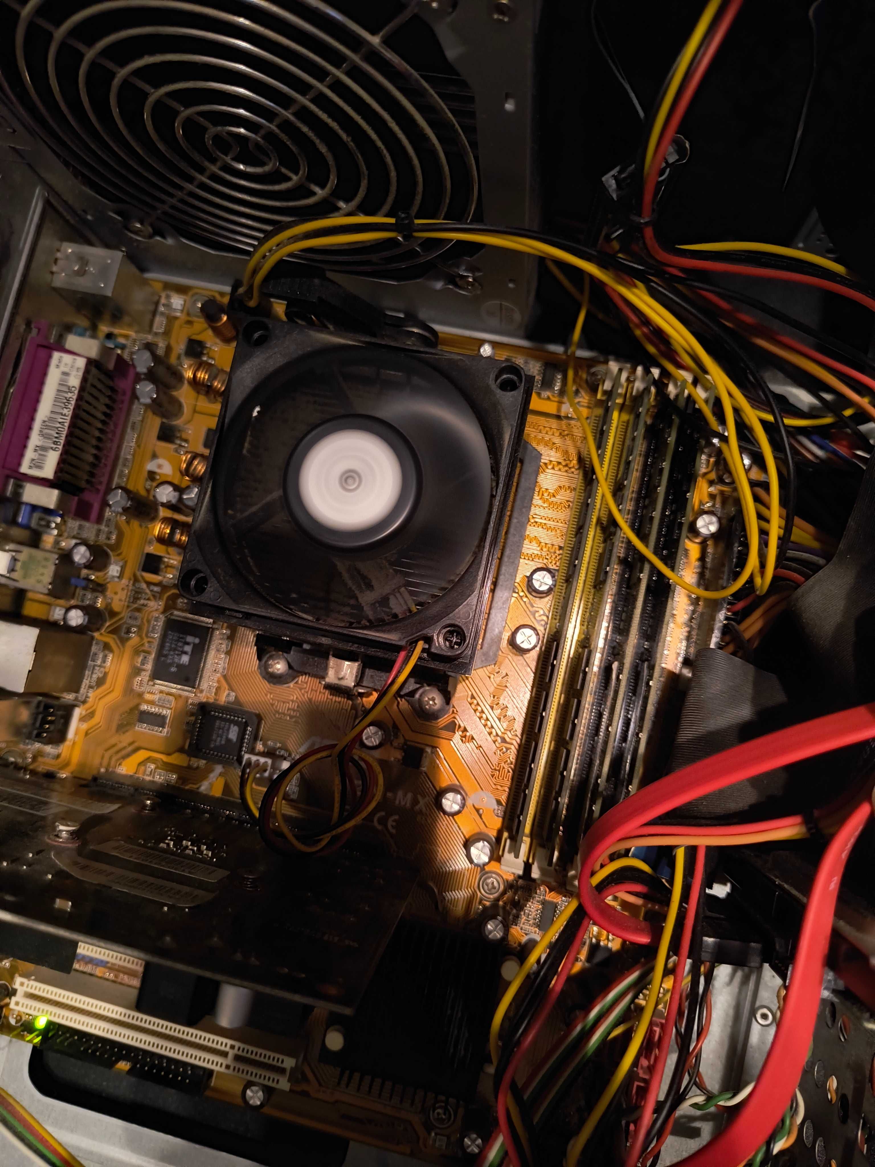 Computer, AMD Athlom 64 x 2 Dual Core 2.01 GHz, RAM 3gb, HDD 150 gb
