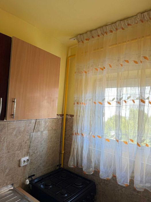 Inchiriez garsoniera con 1